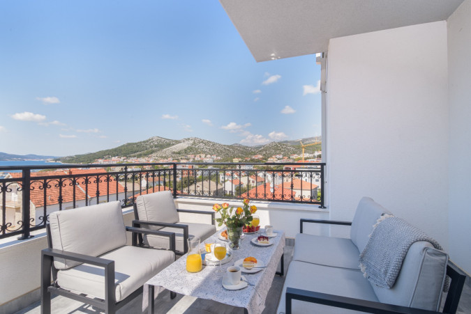 2+1 Apartment 2, Villa Barbara & Zoran with free parking and heated swimming pool, Seget Vranjica - Croatia Seget Vranjica