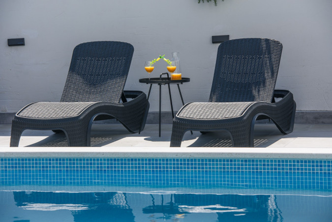 Villa Barbara & Zoran with free parking and heated swimming pool, Seget Vranjica - Croatia Seget Vranjica