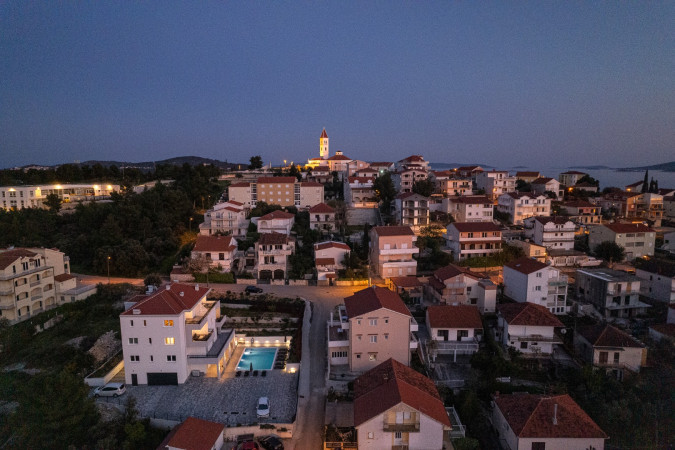 Villa Barbara & Zoran with free parking and heated swimming pool, Seget Vranjica - Croatia Seget Vranjica