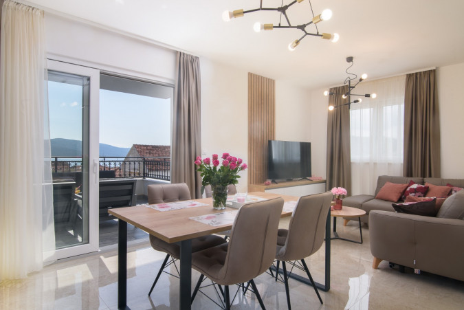 4+1 Apartment 4, Villa Barbara & Zoran with free parking and heated swimming pool, Seget Vranjica - Croatia Seget Vranjica