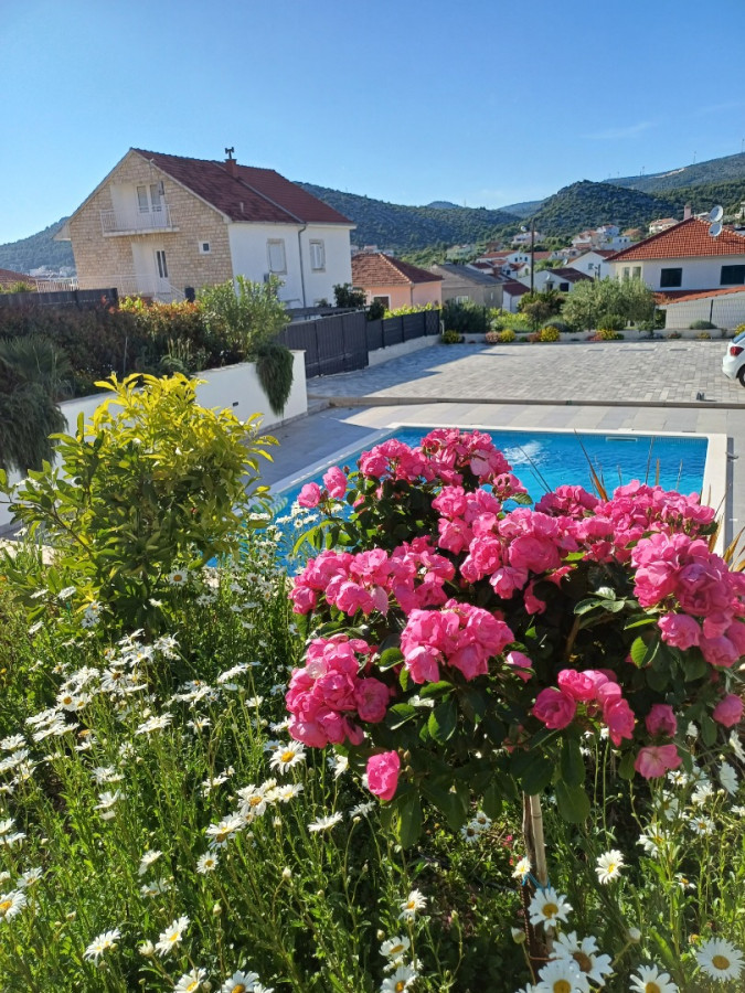 Villa Barbara & Zoran with free parking and heated swimming pool, Seget Vranjica - Croatia Seget Vranjica